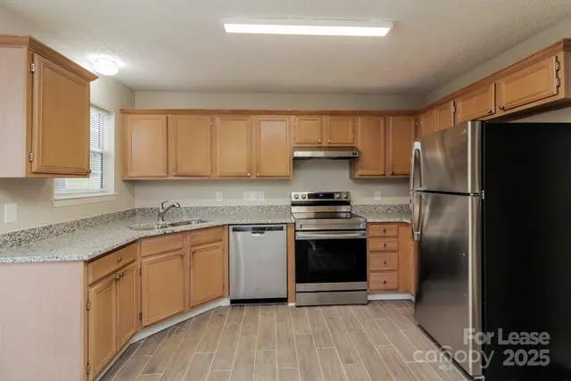 $2,070 | 1729 Sugar Hollow Drive, Charlotte, NC 28214