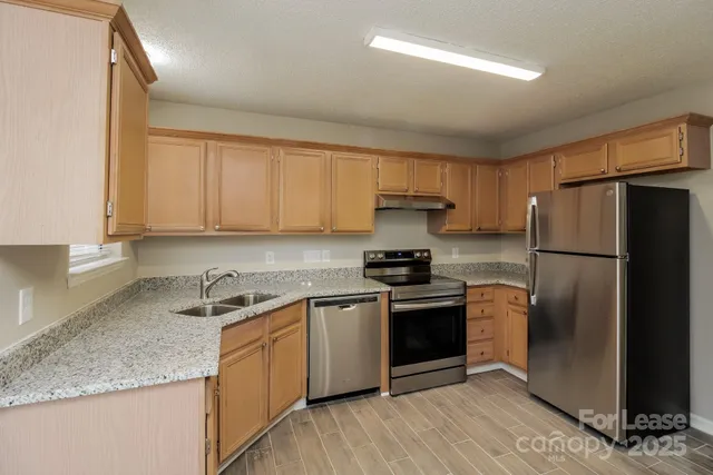 $2,070 | 1729 Sugar Hollow Drive, Charlotte, NC 28214