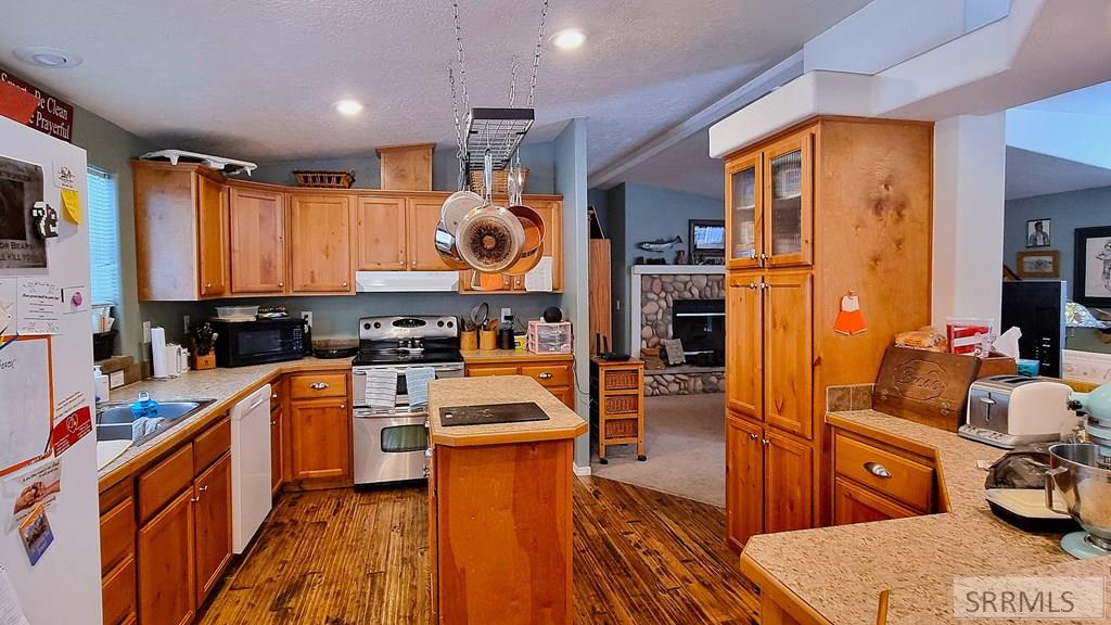 4531 Moose Lane Ashton, ID 83420 - Photo 8 of 17