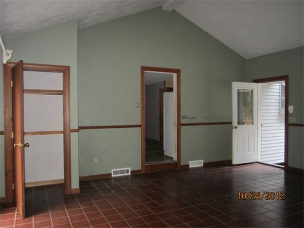 446 Reservoir Road Lunenburg, MA 01462 - Photo 2 of 22 Gallery Image 2