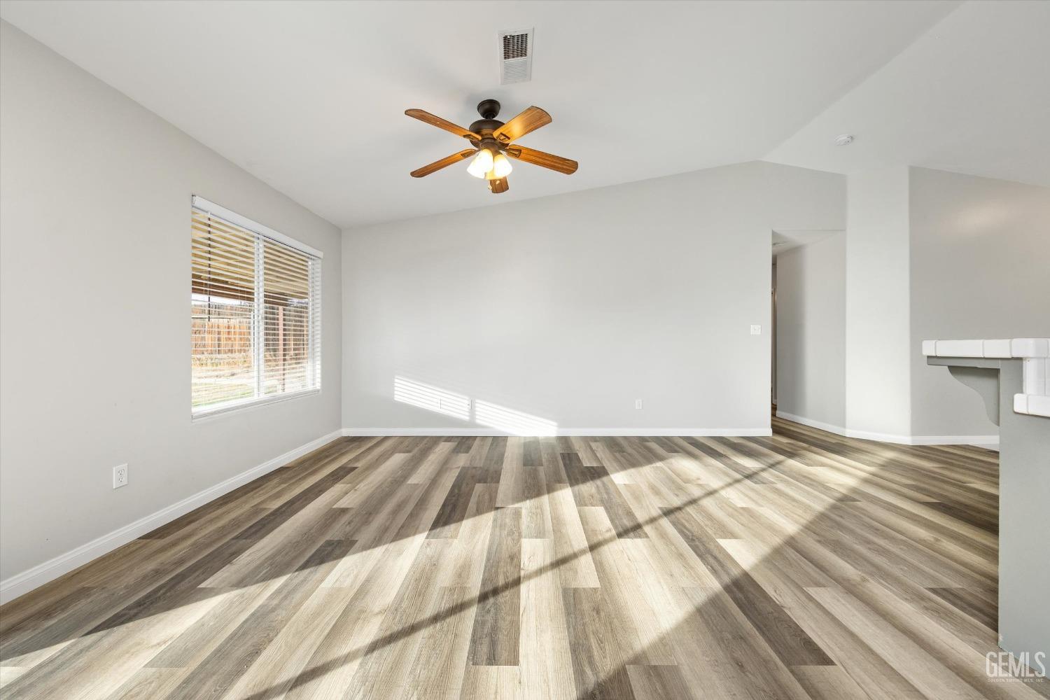 Undisclosed Address Bakersfield, CA 93308 - Photo 15 of 37 a view of empty room