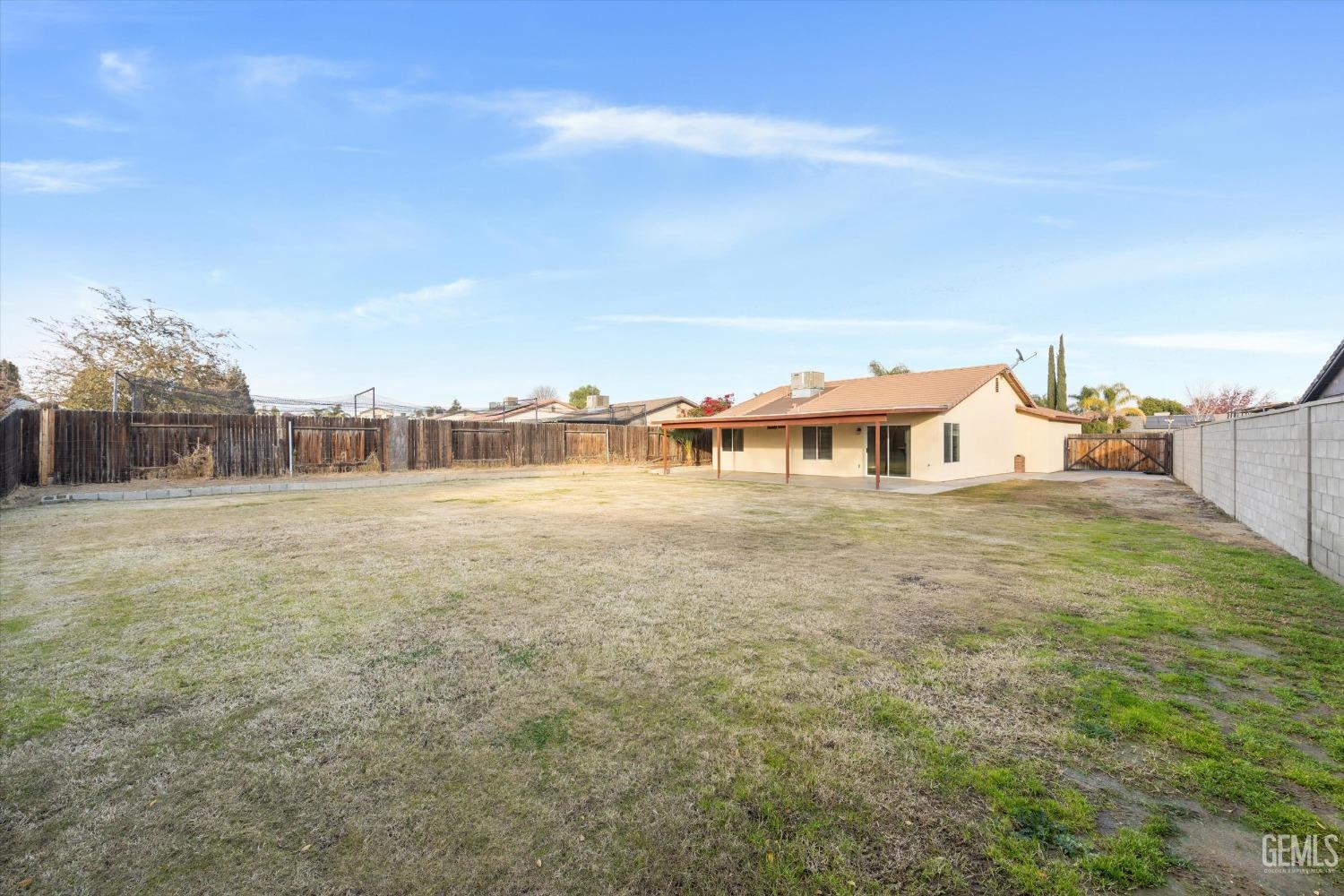 Undisclosed Address Bakersfield, CA 93308 - Photo 32 of 37 a balcony with view of city