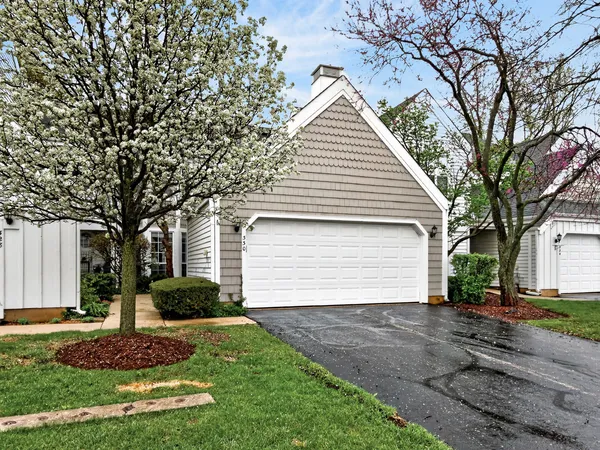 $349,900 | 330 Stillwater Court, Unit 330, Wauconda, IL 60084