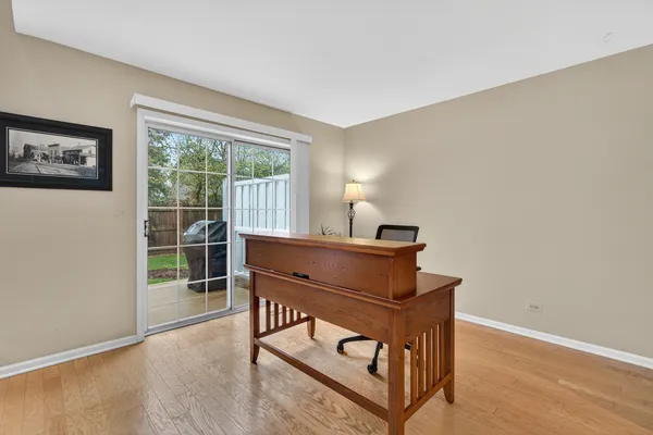 $349,900 | 330 Stillwater Court, Unit 330, Wauconda, IL 60084