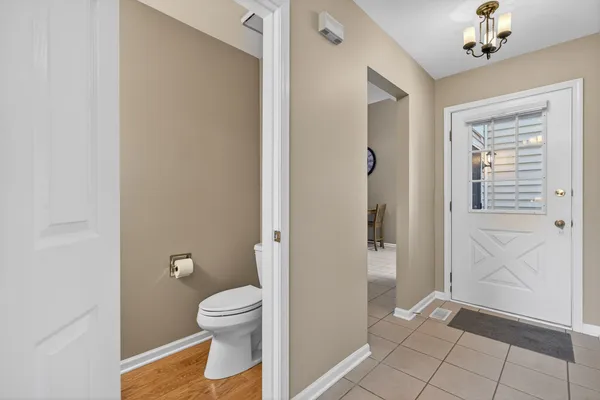 $349,900 | 330 Stillwater Court, Unit 330, Wauconda, IL 60084