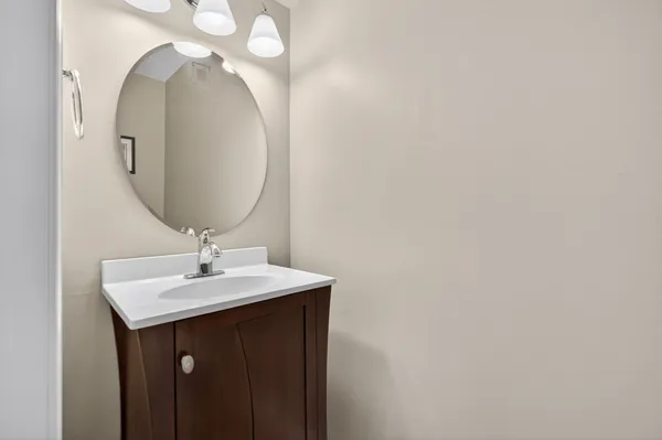 $349,900 | 330 Stillwater Court, Unit 330, Wauconda, IL 60084
