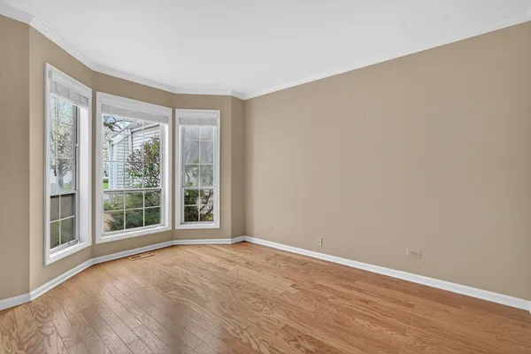 $349,900 | 330 Stillwater Court, Unit 330, Wauconda, IL 60084