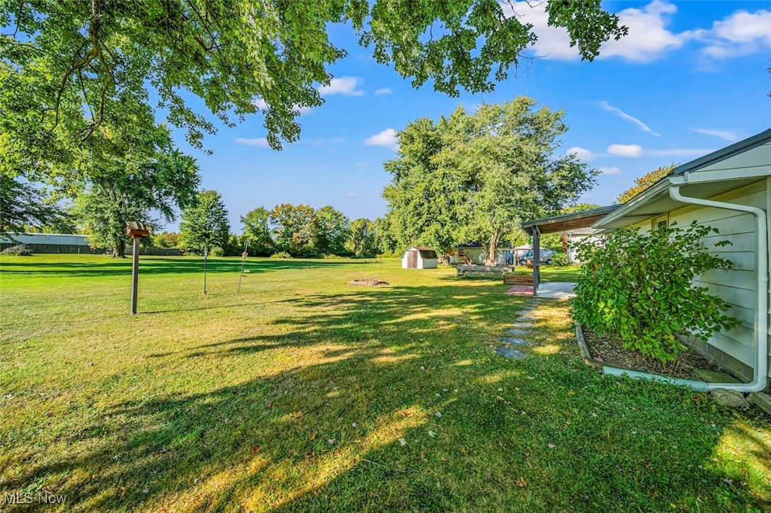 922 Garrison Road Ashtabula, OH 44004 - Photo 4 of 33