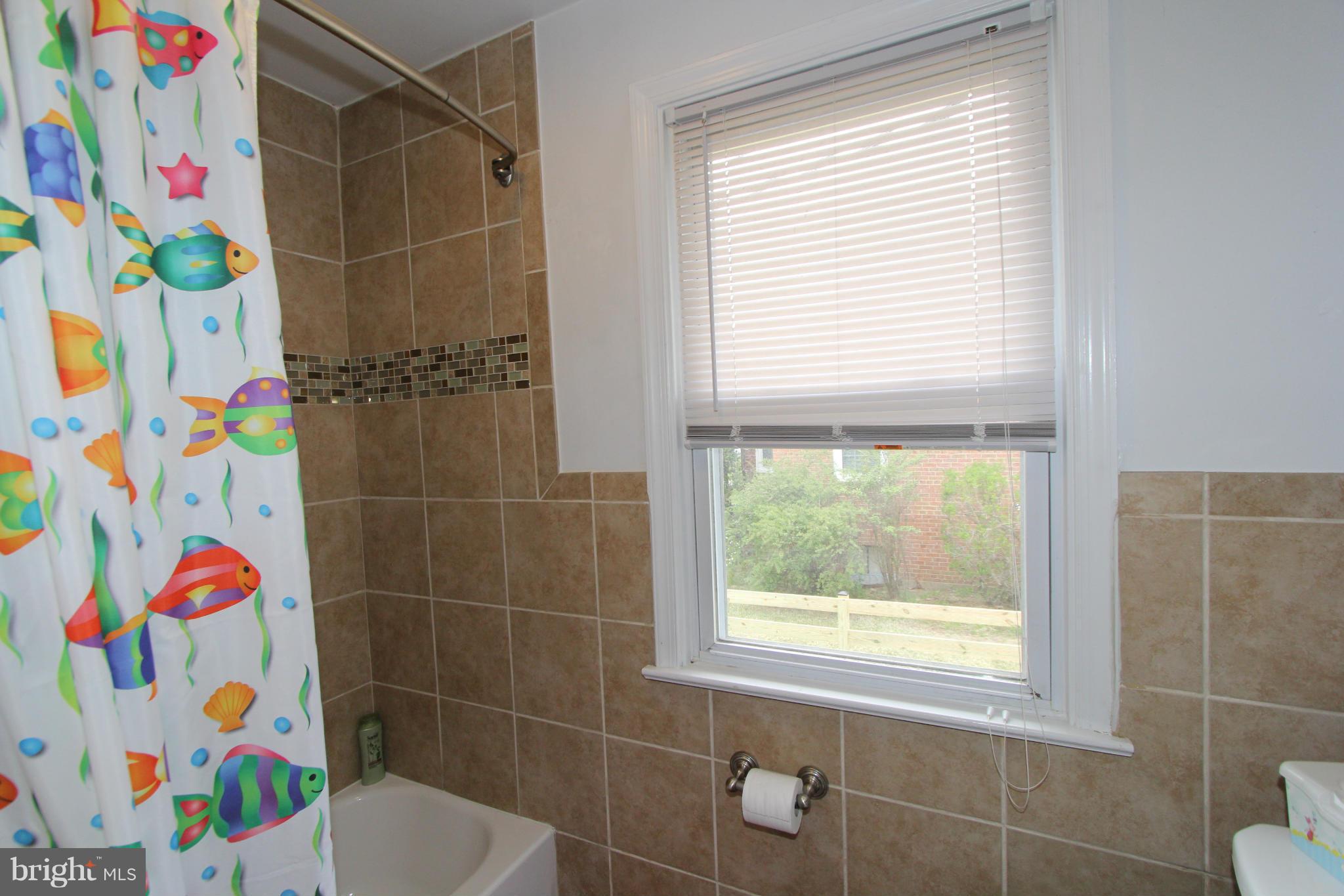 5903 Telegraph Road Alexandria, VA 22310 - Photo 21 of 24 Hall Full Bathroom