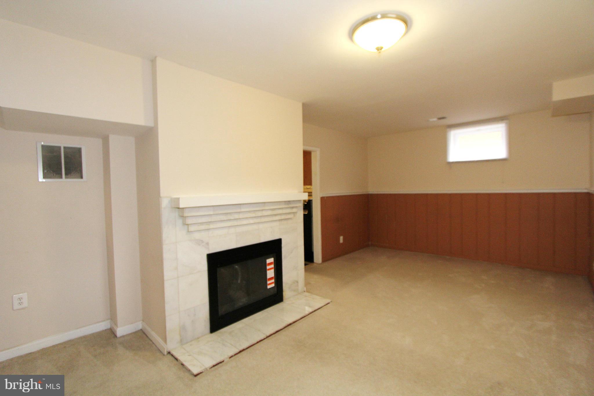 5903 Telegraph Road Alexandria, VA 22310 - Photo 22 of 24 Family Room 1