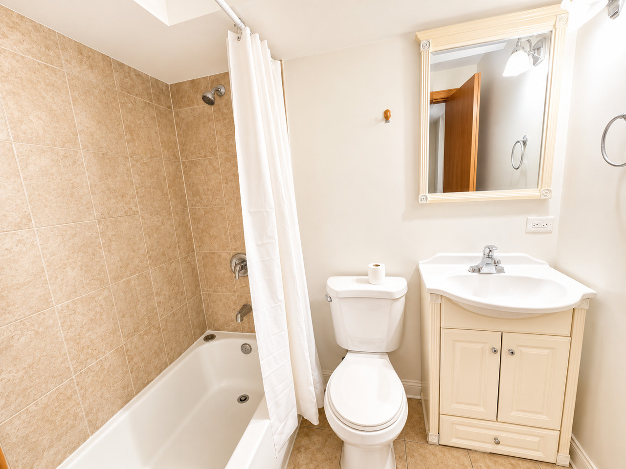 1647 West Sherwin Avenue, Unit 1 Chicago, IL 60626 - Photo 7 of 16