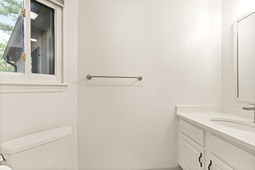 4 East Bluff Road, Unit 4 Ashland, MA 01721 - Photo 31 of 35 Gallery Image 31