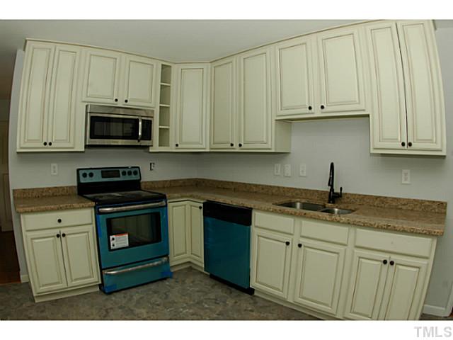 412 West Cornwall Road Cary, NC 27511 - Photo 3 of 11 Gallery Image 3
