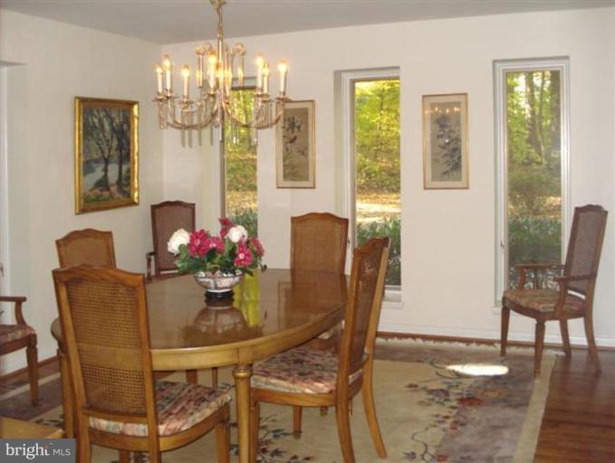817 Turkey Run Road McLean, VA 22101 - Photo 7 of 18 Dining Room