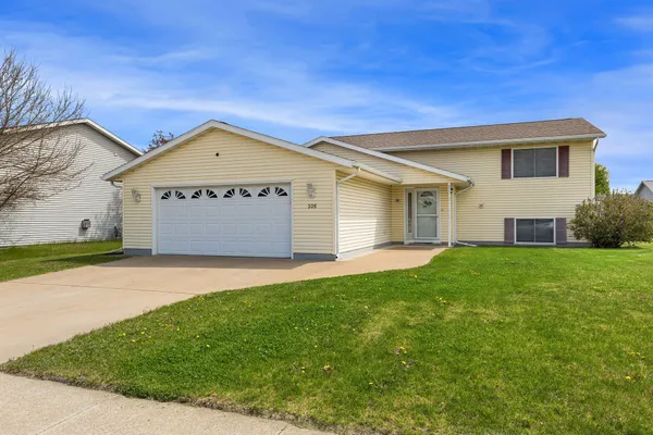 $379,900 | 305 Mallard Drive, Holmen, WI 54636