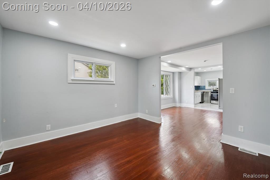3690 Phillips Avenue Berkley, MI 48072 - Photo 6 of 33