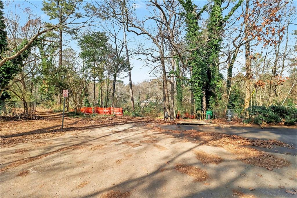 2780 Delcourt Drive Decatur, GA 30033 - Photo 10 of 21