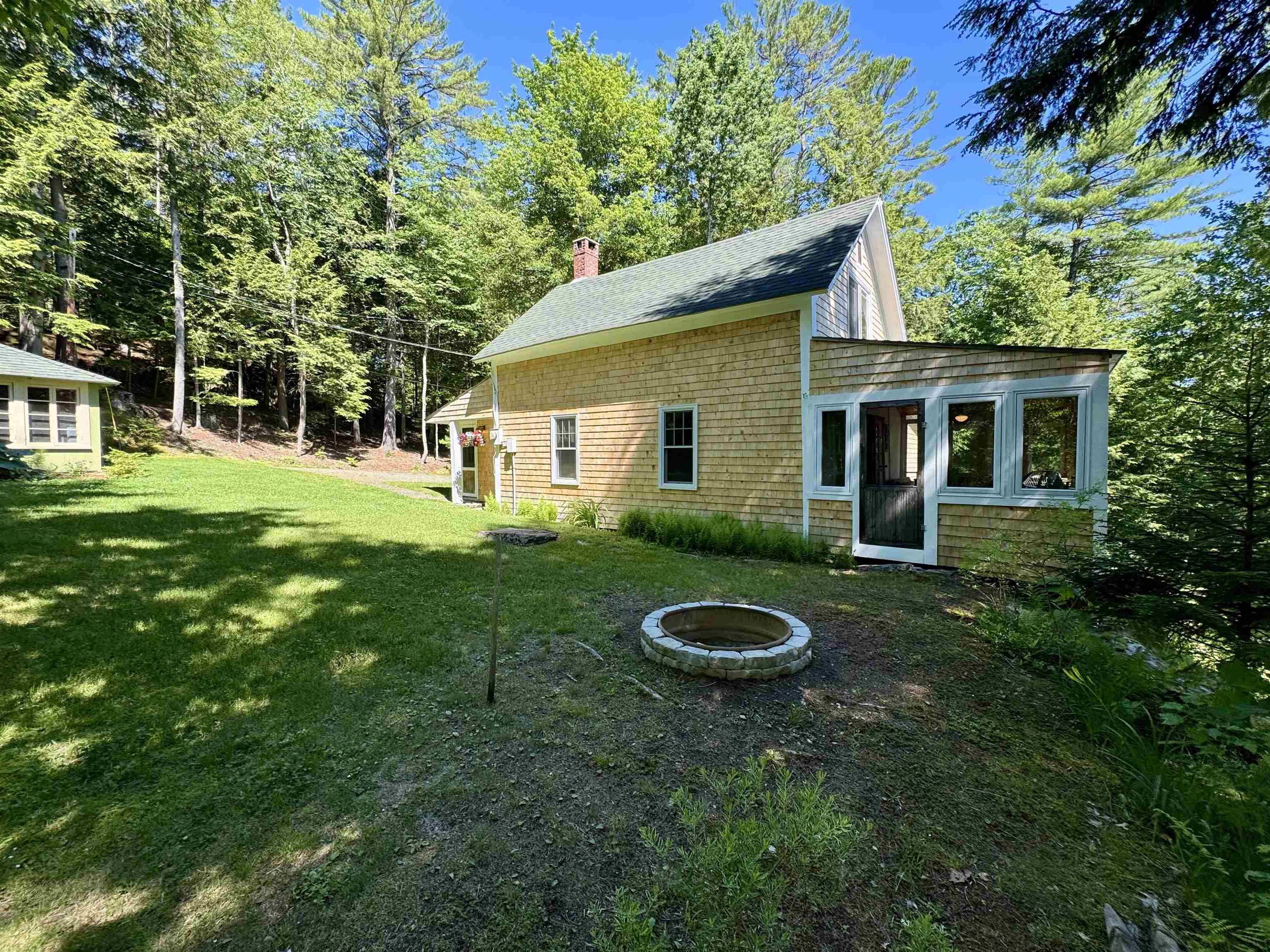 1269 Halls Lake Road Newbury, VT 05051 - Photo 4 of 32