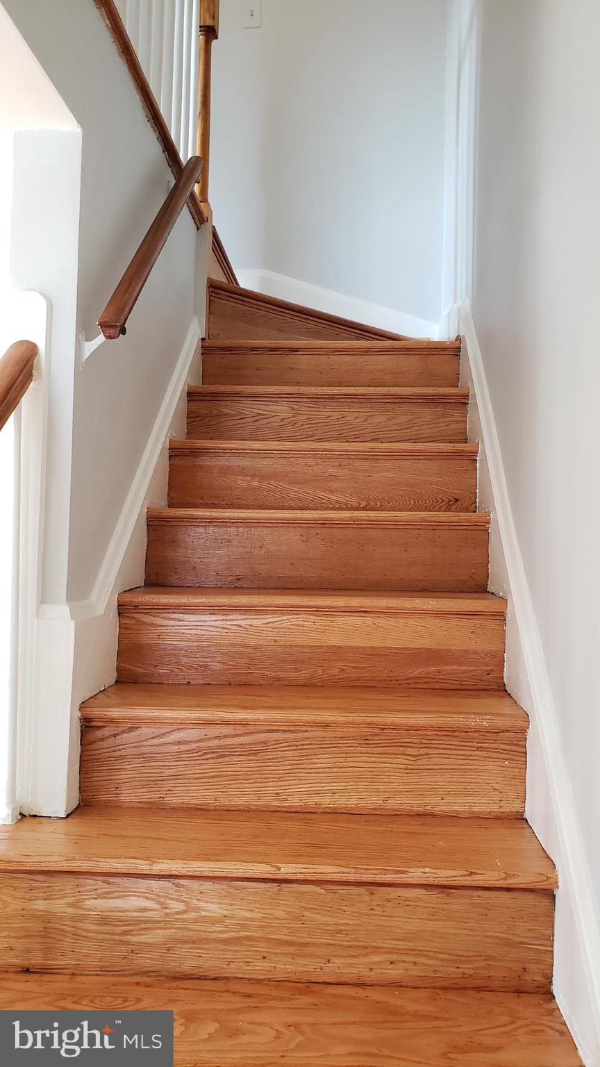 600 Braeside Road Baltimore, MD 21229 - Photo 12 of 32 STAIRS LEADING TO UPSTAIRS