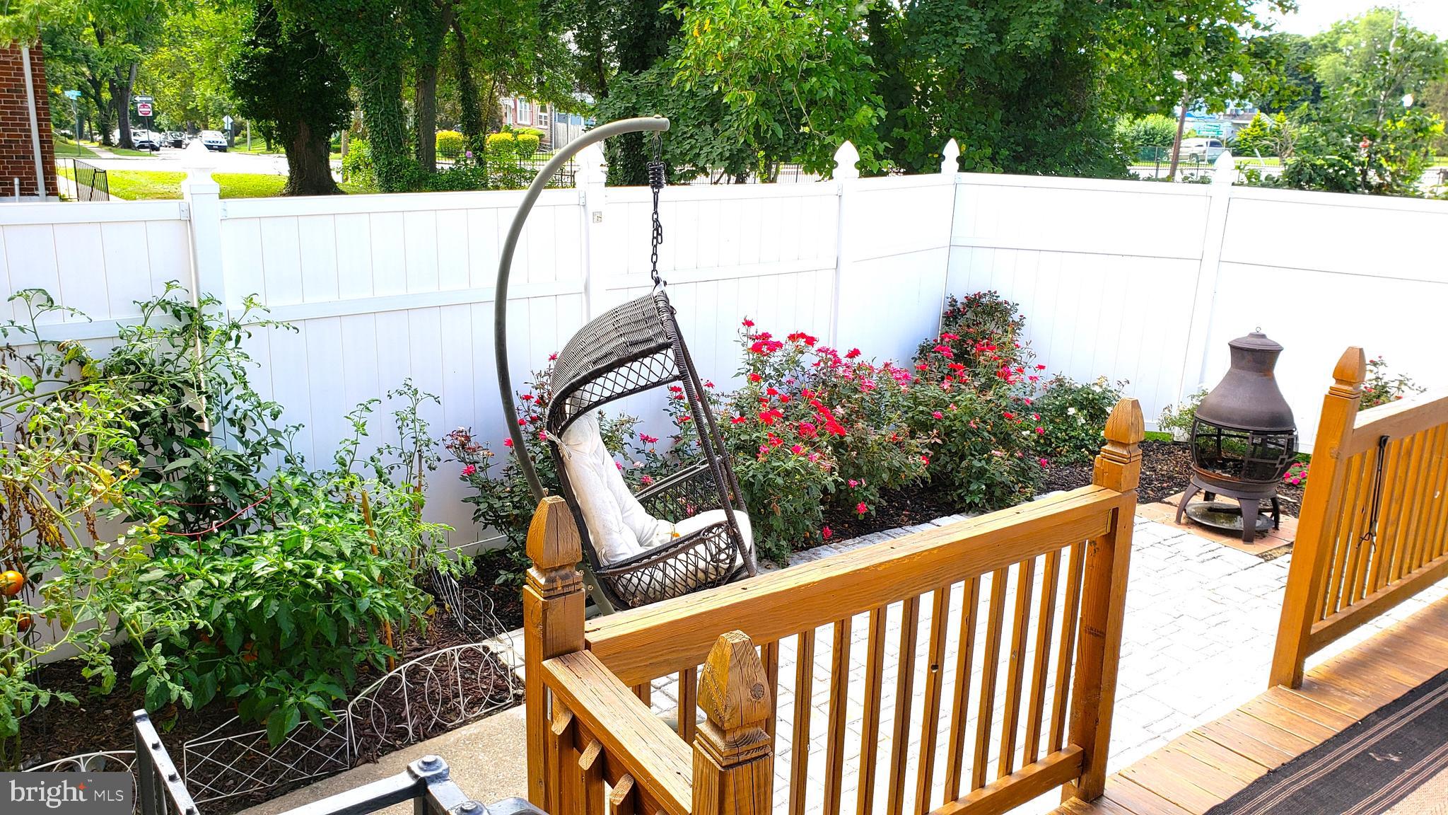 600 Braeside Road Baltimore, MD 21229 - Photo 31 of 32 LANDSCAPING AND PATIO