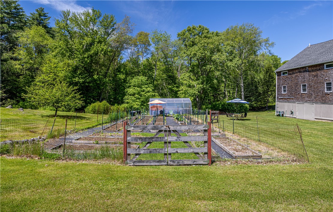 121 Foster Center Road Foster, RI 02825 - Photo 6 of 30