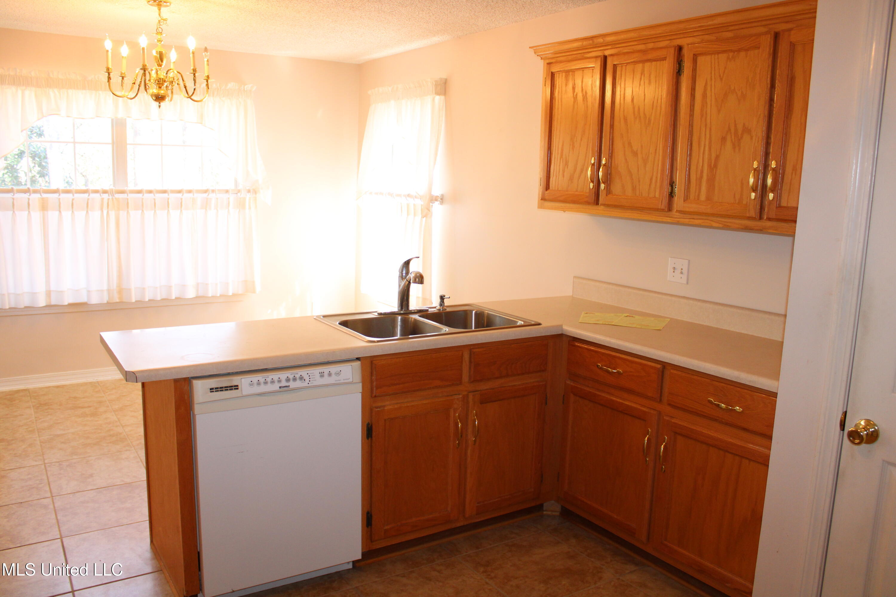 9300 Ridgeview Drive Ocean Springs, MS 39564 - Photo 31 of 54 IMG_6863