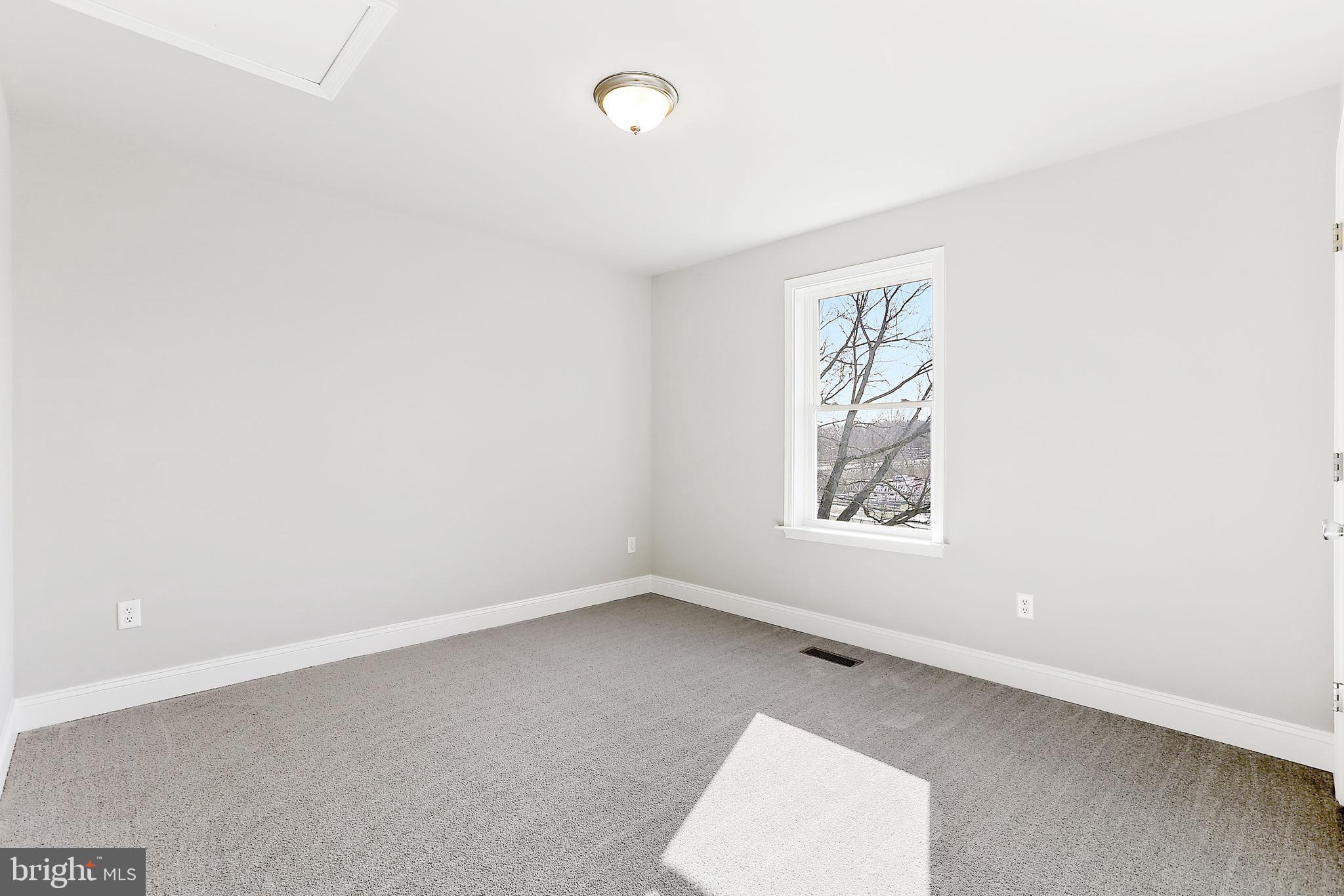 3901 Glenhurst Road Baltimore, MD 21222 - Photo 21 of 32 Gallery Image 21