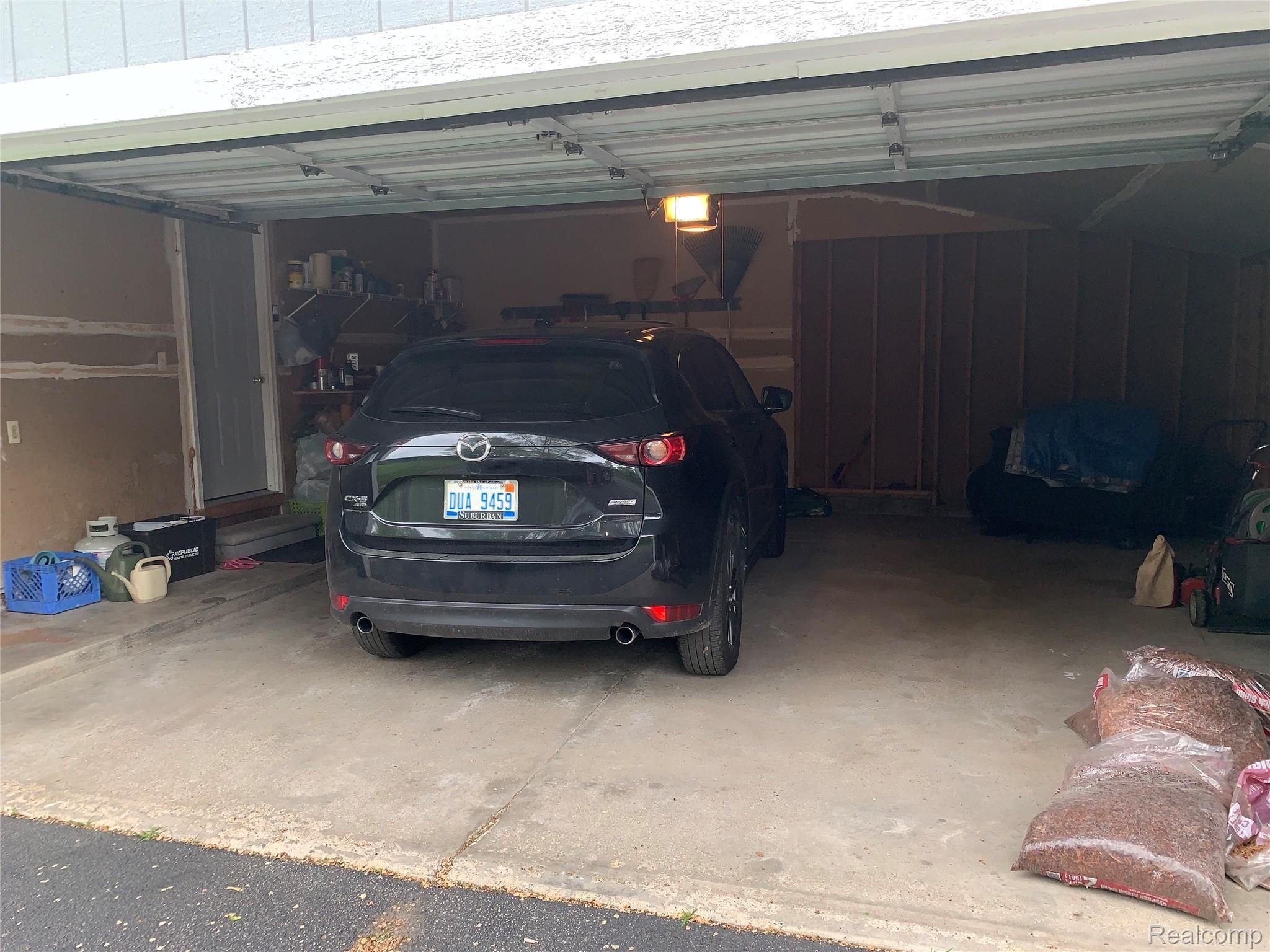 1109 Superior Street Walled Lake, MI 48390 - Photo 33 of 38 DPs9waK7QNCTU%2HaPZG2A.jpg