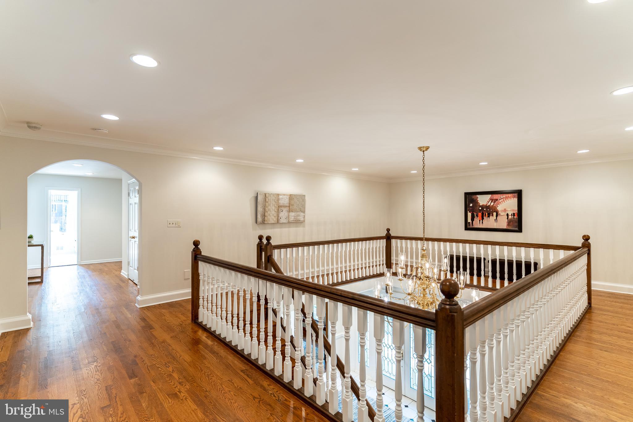 9901 Bluegrass Road Potomac, MD 20854 - Photo 11 of 29 Upper Level Gallery