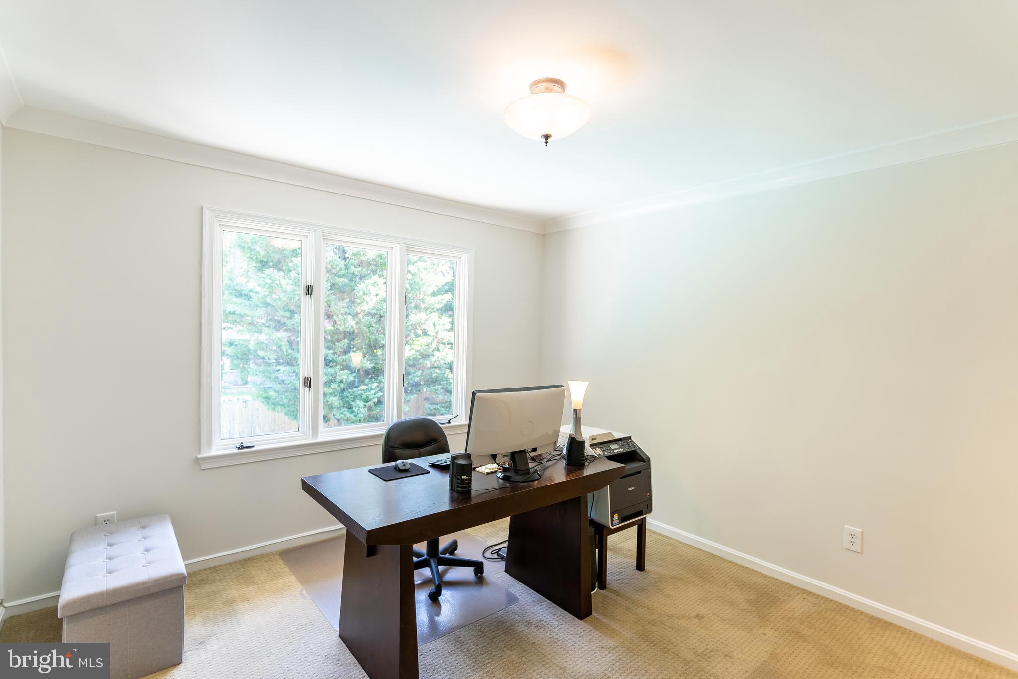 9901 Bluegrass Road Potomac, MD 20854 - Photo 13 of 29 Office/Sitting Room Adjoining Primary Suite