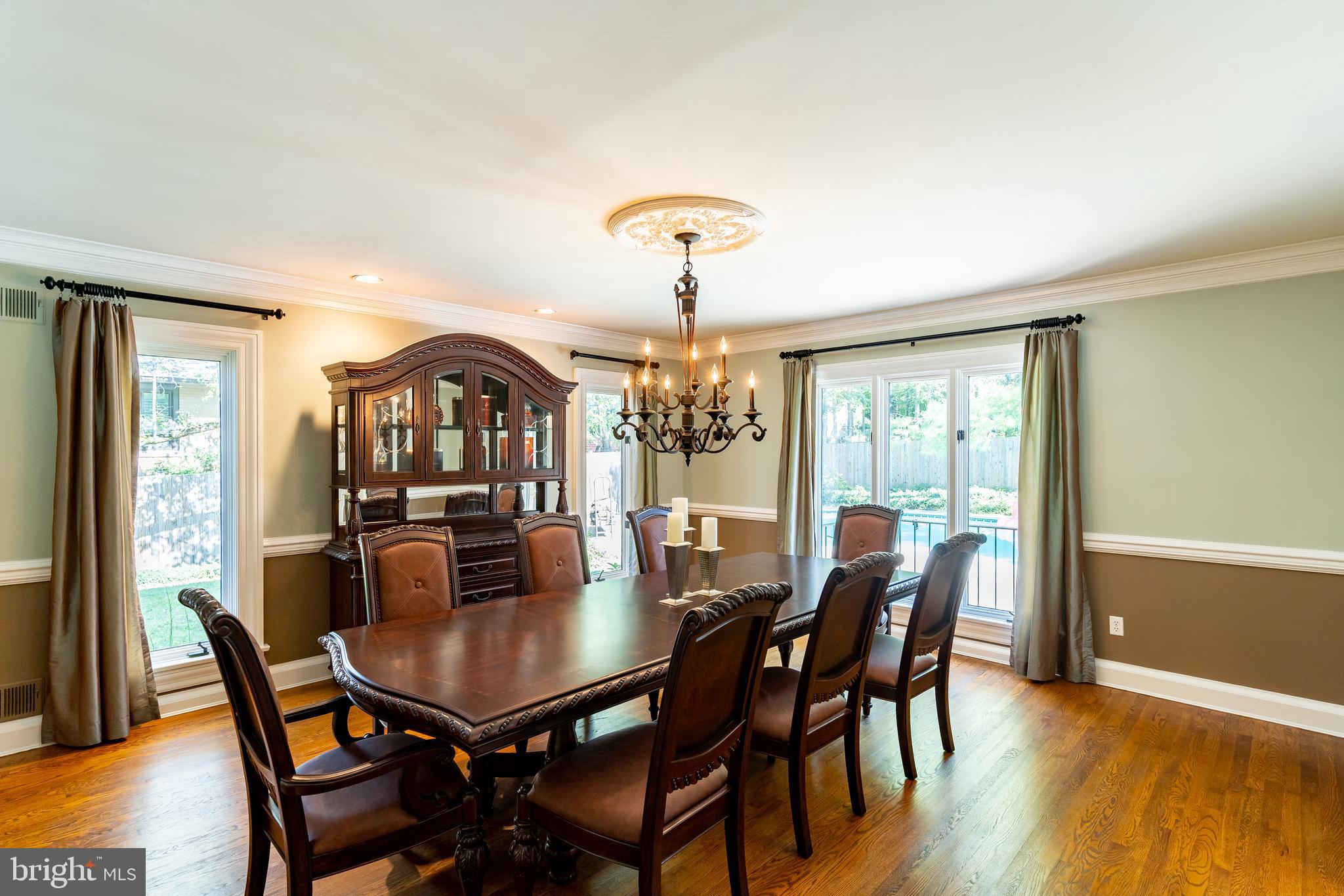 9901 Bluegrass Road Potomac, MD 20854 - Photo 6 of 29 Formal Dining Room