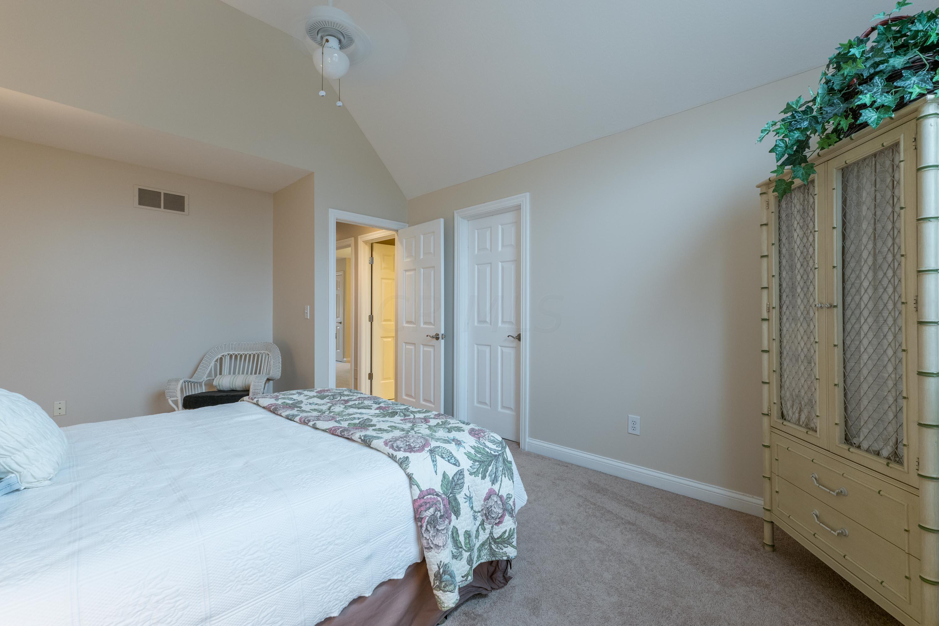 8253 Rookery Way Westerville, OH 43082 - Photo 71 of 107 076P1577161
