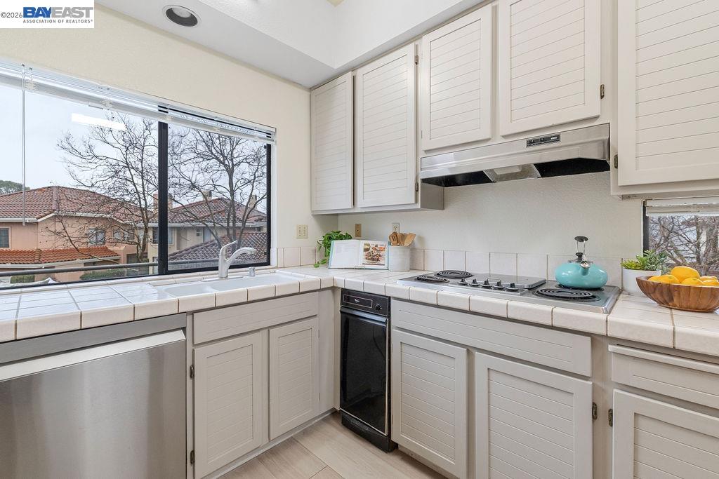 711 Lakemont Place, Unit 4 San Ramon, CA 94582 - Photo 6 of 26