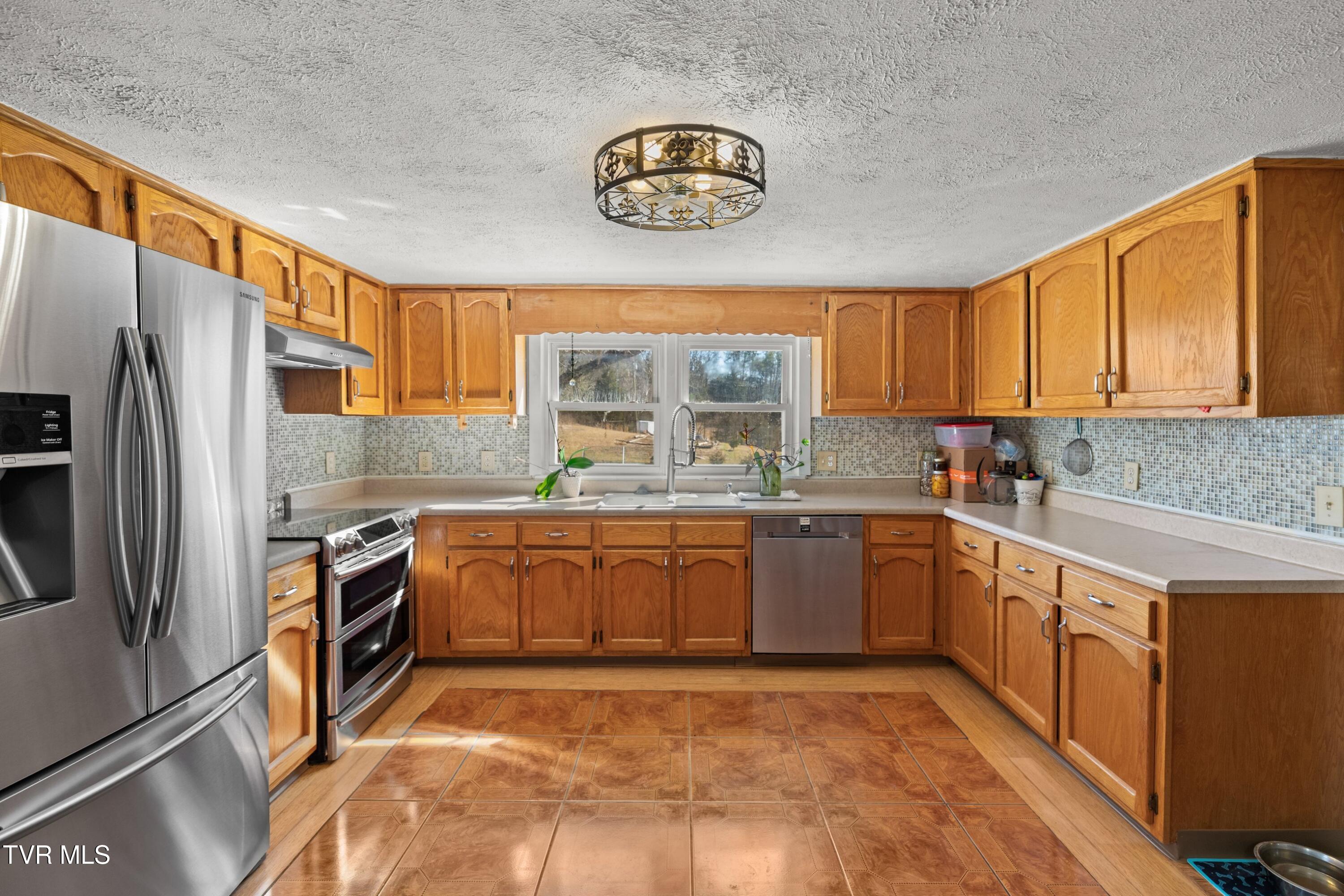 634 New Salem Road Rogersville, TN 37857 - Photo 8 of 48 010-634NewSalemRoad-Rogersville-TN-37857