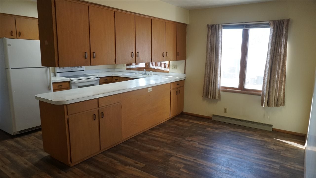 203 East Pioneer Road Lone Tree, IA 52755 - Photo 6 of 22 Gallery Image 6