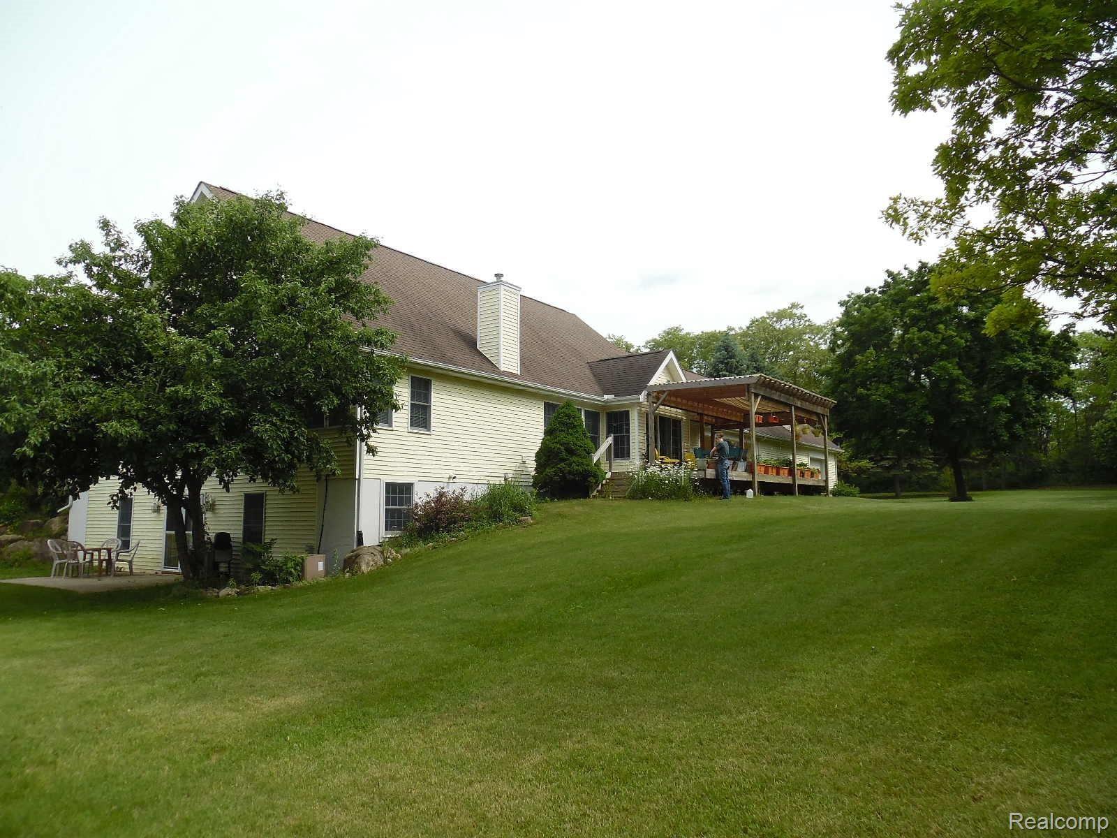 2130 Broker Road Lapeer, MI 48446 - Photo 6 of 35 SAM_1070.JPG