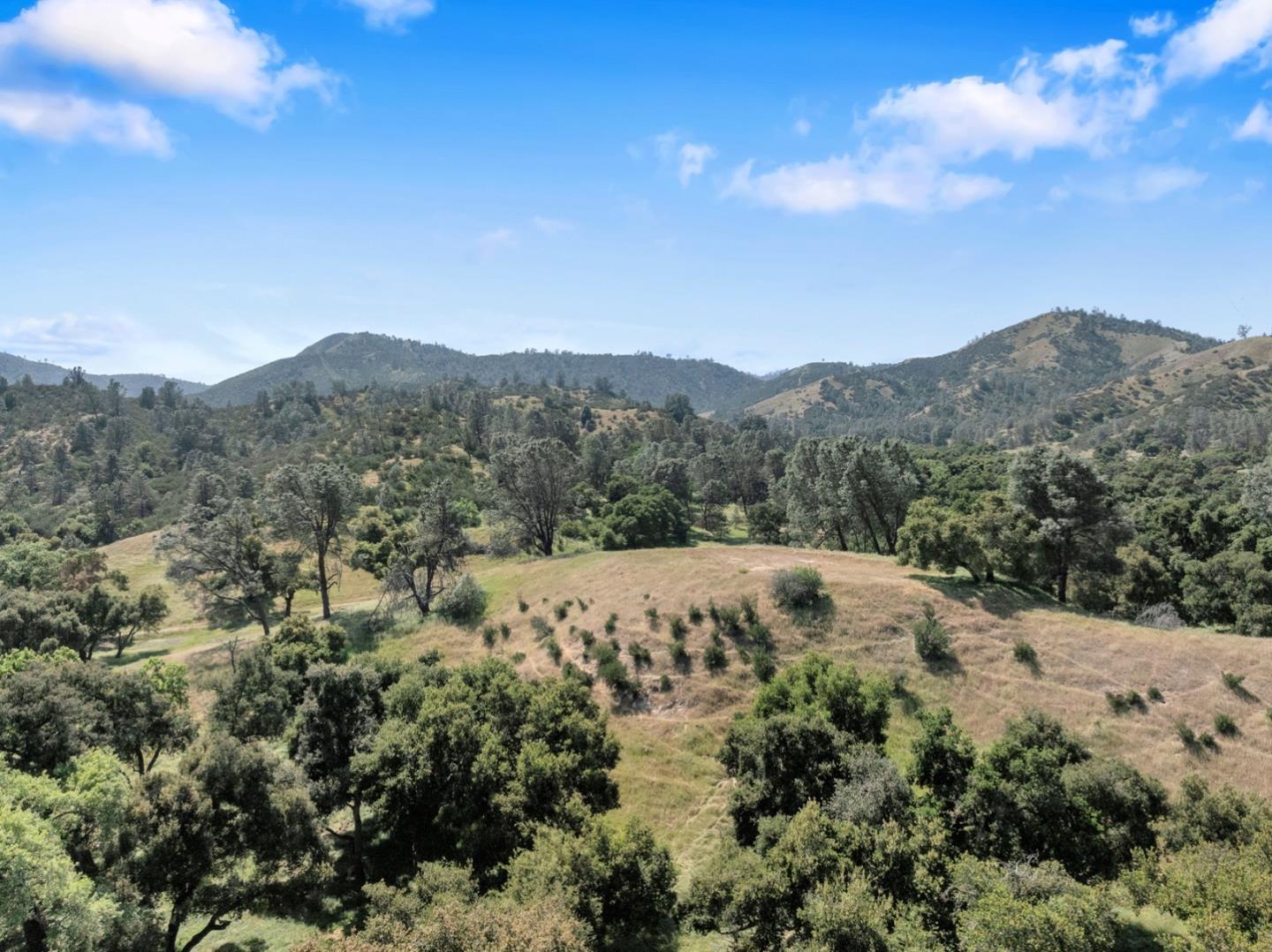 770 Limekiln Road Hollister, CA 95023 - Photo 3 of 32 Gallery Image 3