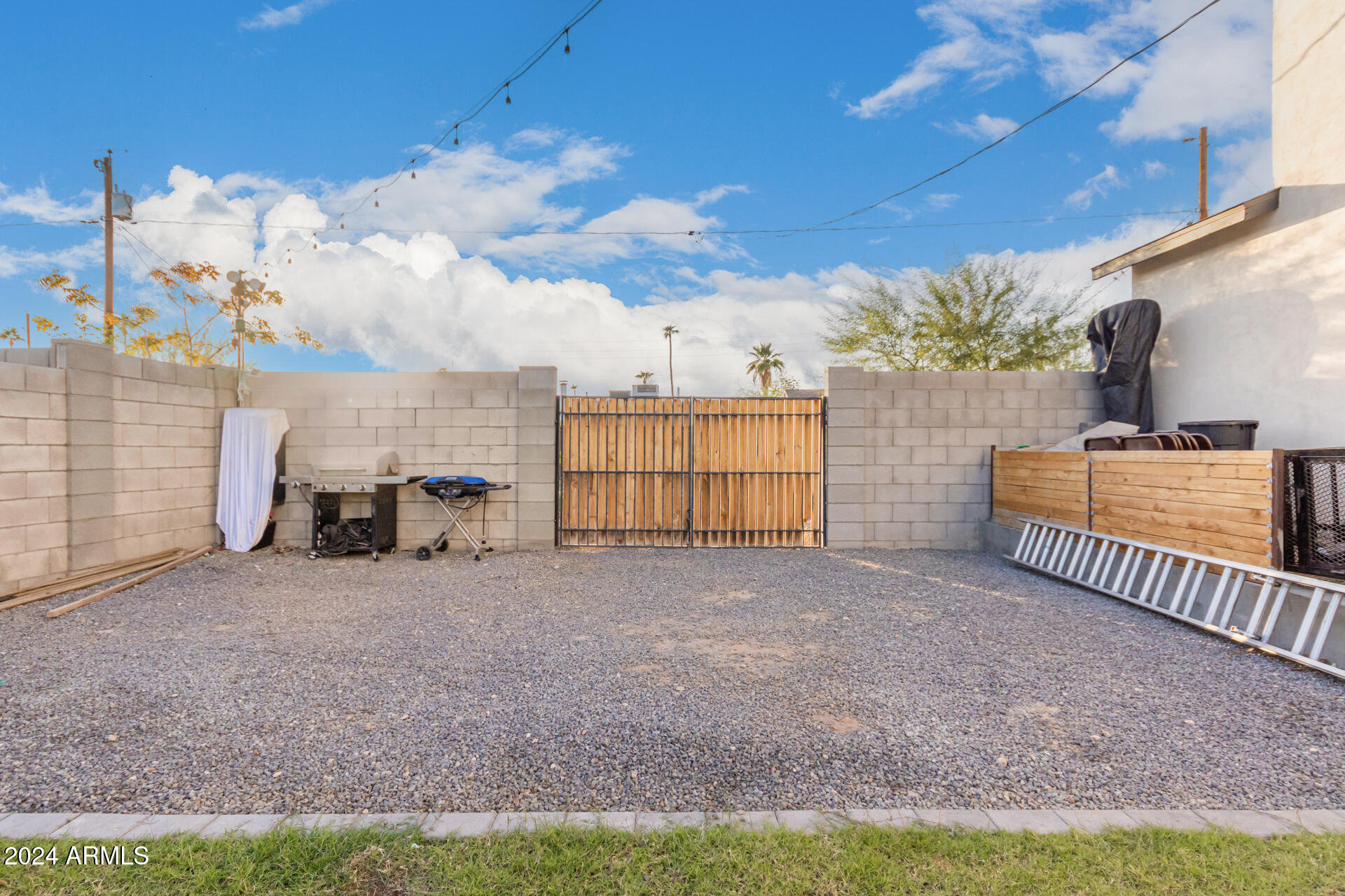 711 East Highline Canal Road Phoenix, AZ 85042 - Photo 8 of 29 0049-49 - Highline Canal