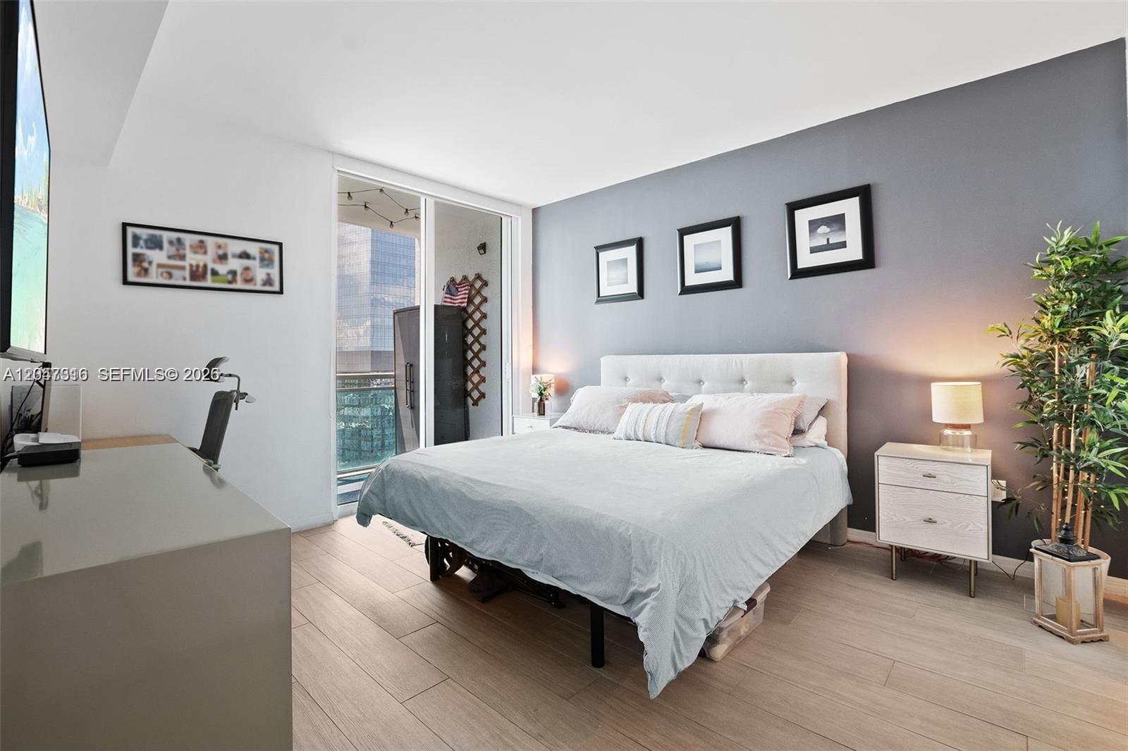 951 Brickell Avenue, Unit 3207 Miami, FL 33131 - Photo 15 of 18