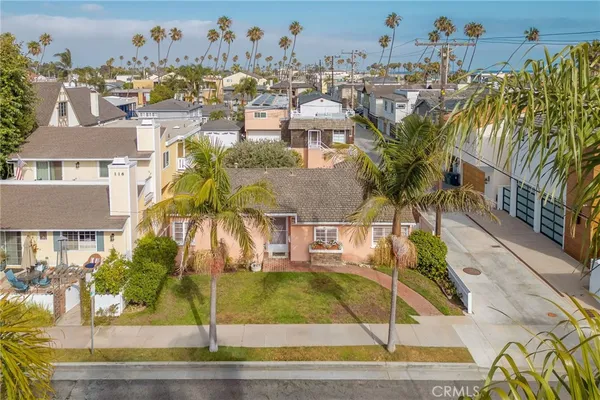 $3,150,000 | 114 5th Street, Seal Beach, CA 90740