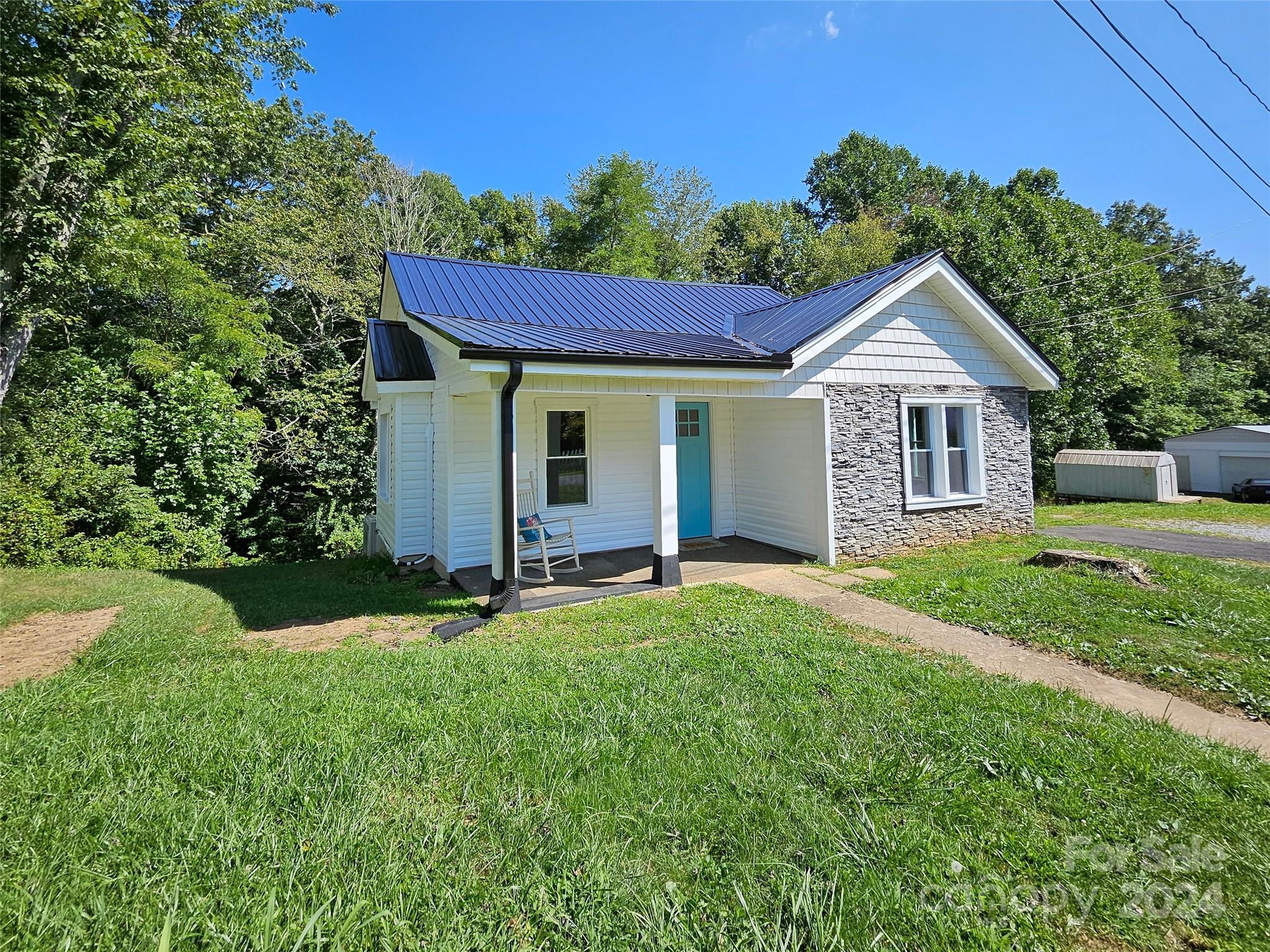 149 Phillips Road Spruce Pine, NC 28777 - Photo 1 of 37 Gallery Image 1