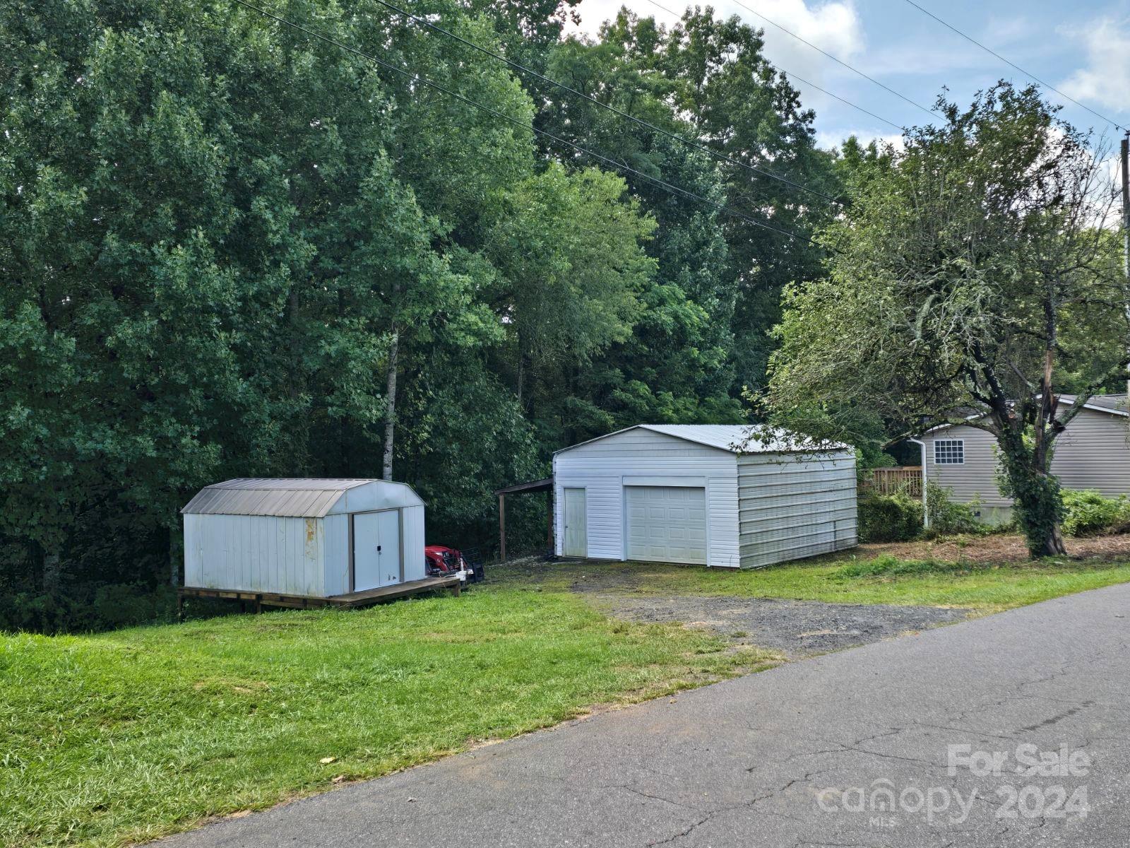 149 Phillips Road Spruce Pine, NC 28777 - Photo 34 of 37 Gallery Image 34