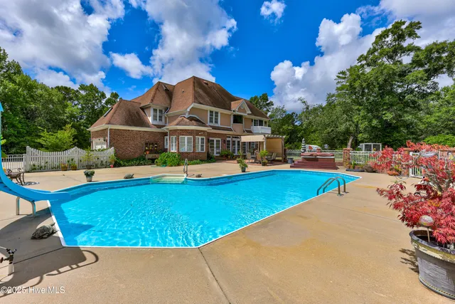 $1,365,000 | 450 Berry Lane Southwest, Supply, NC 28462