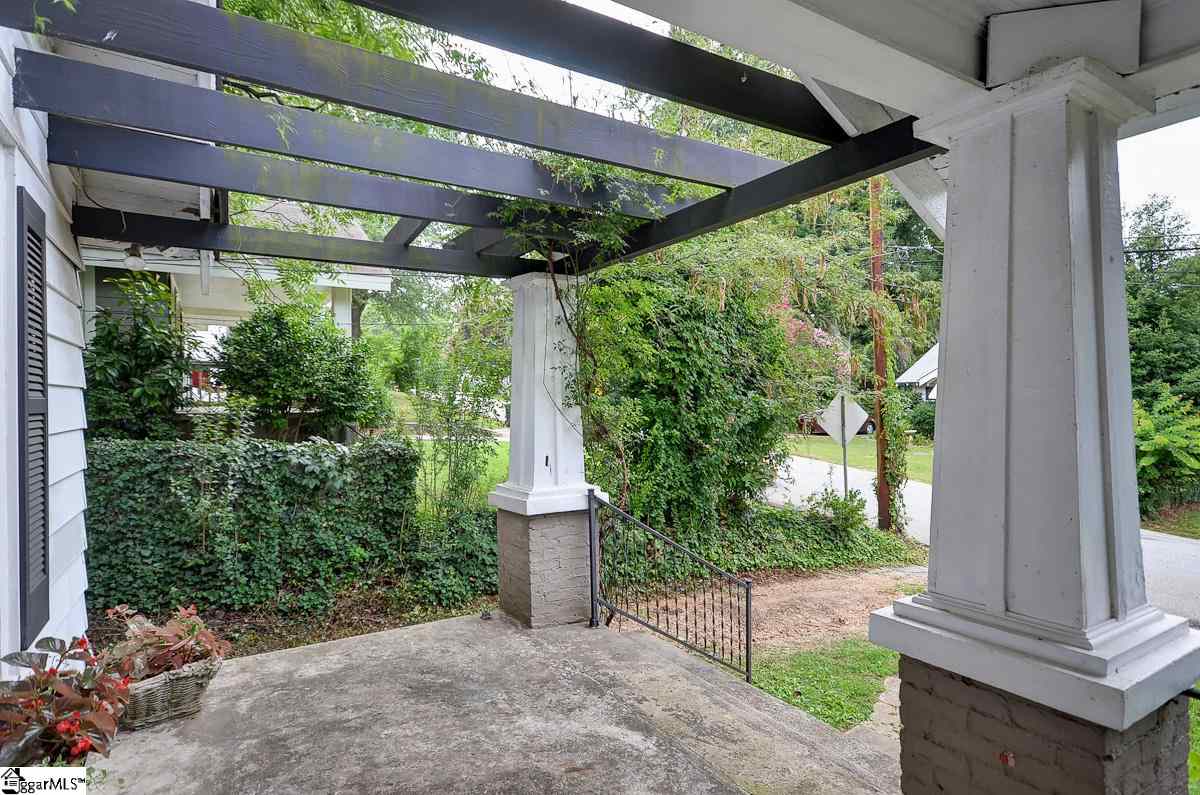 13 Brunson Street Greenville, SC 29607 - Photo 5 of 25 Gallery Image 5