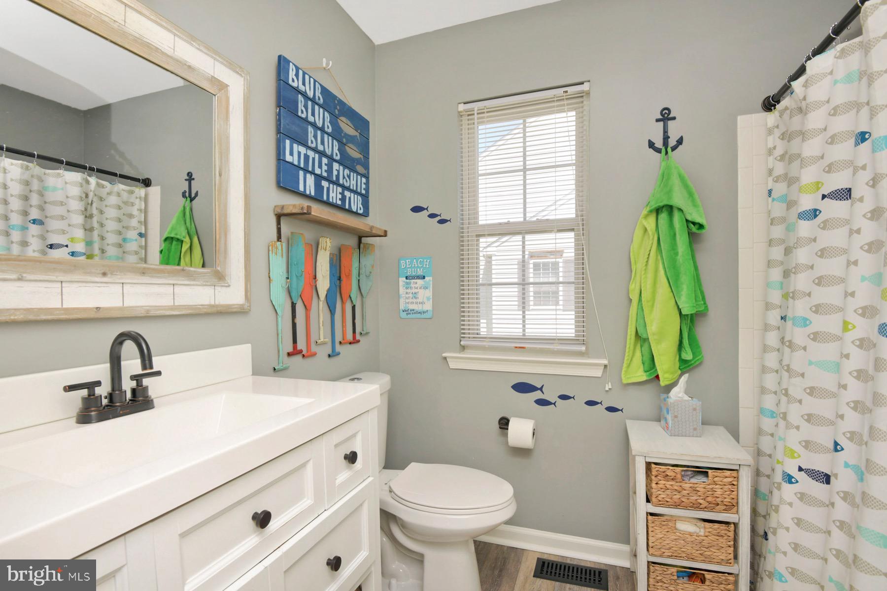 127 Threadleaf Terrace Burlington, NJ 08016 - Photo 25 of 29 Second Floor Hall Bath