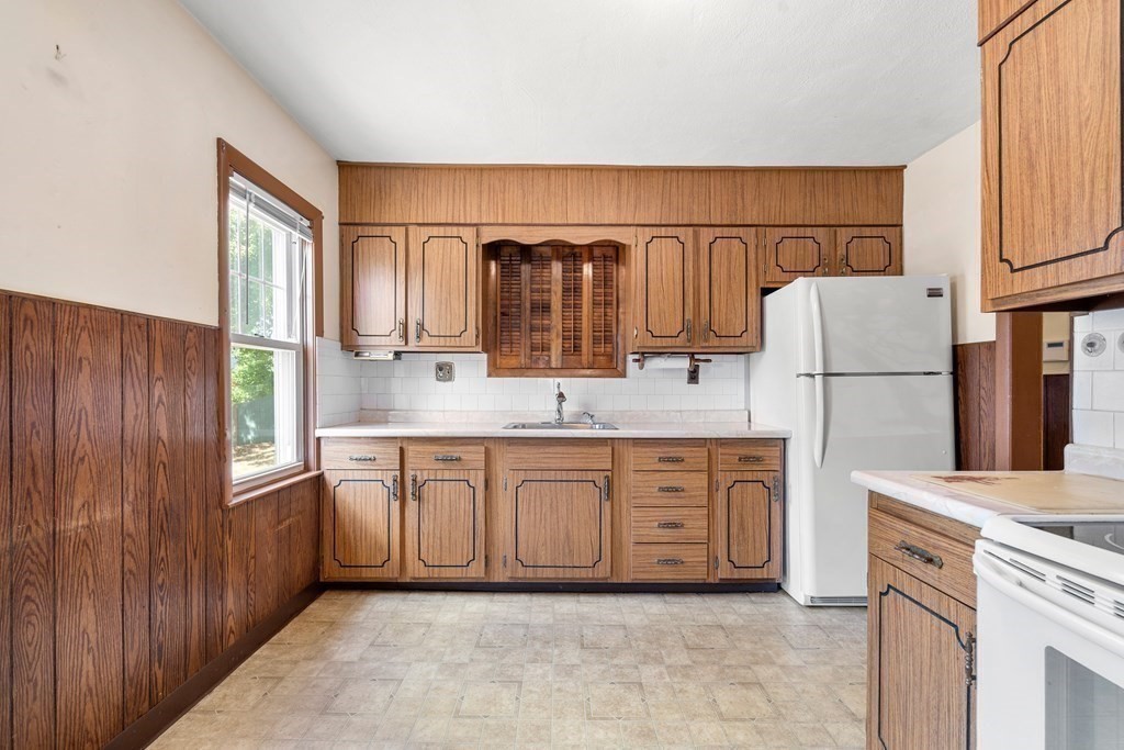 27 Beloit Road Dedham, MA 02026 - Photo 6 of 26 Gallery Image 6