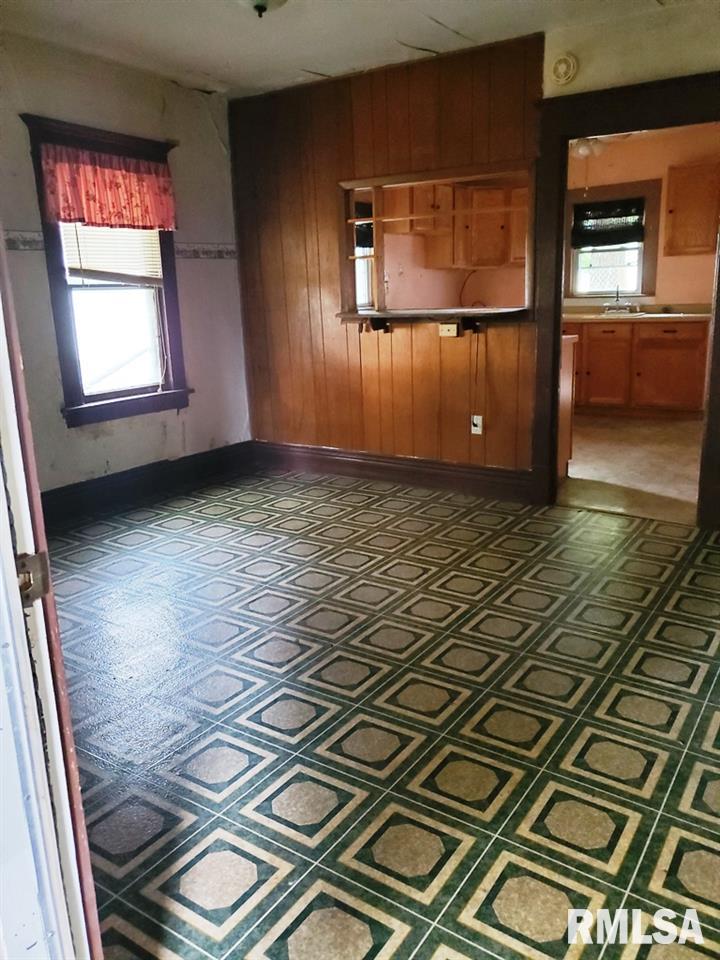 309 Macomb Street Colchester, IL 62326 - Photo 4 of 10 Gallery Image 4