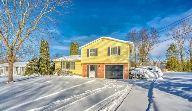 $199,900 | 257 Farmview Drive, Walworth, NY 14502