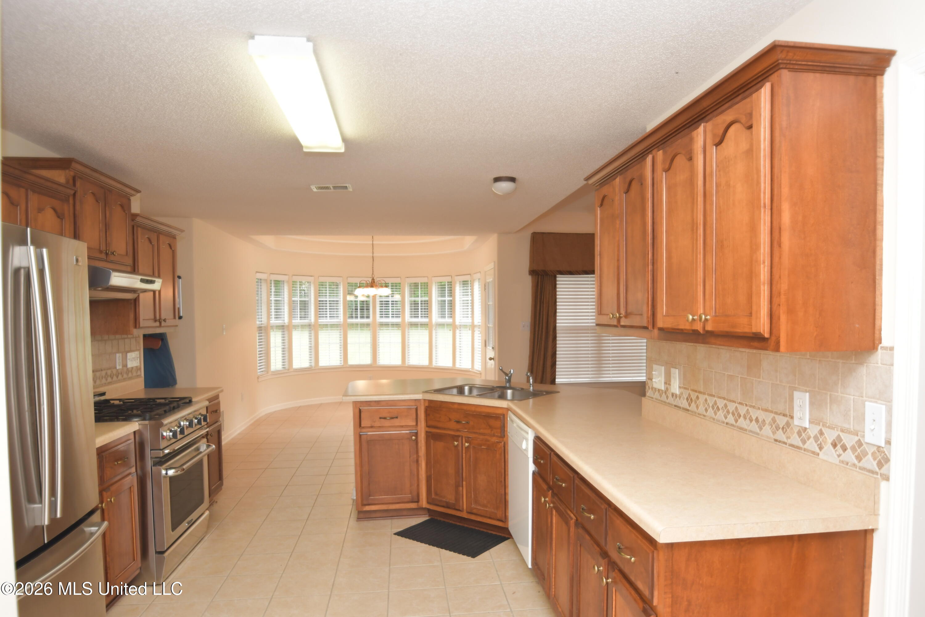 616 Ridge View Drive Hernando, MS 38632 - Photo 8 of 27 Tons of cabinets