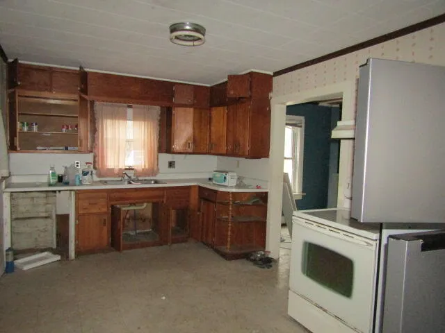 $29,500 | 283 Main Street, Sherman, ME 04776